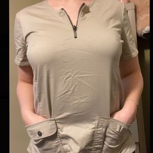 Deyond scrubs top